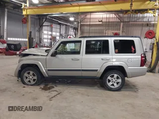 2008 Jeep Commander Sport z VIN 1J8HG48K58C218806, wystawiony jako IAAI lot #41908866 z przebiegiem 188 021 mil mil oraz . Historia ofert i sprzedaży dostępna na DreamBid. Obrazek 15.