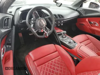 2022 Audi R8 performance quattro z VIN WUACEAFX2N7900201, wystawiony jako Copart lot #82878454 z przebiegiem 4 248 mil mil oraz Czysty tytuł • Clean title. Historia ofert i sprzedaży dostępna na DreamBid. Obrazek 8.