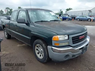 2006 GMC Sierra 1500 SLE1 z VIN 1GTEC19Z16Z267821, wystawiony jako IAAI lot #42522275 z przebiegiem 152 717 mil mil oraz . Historia ofert i sprzedaży dostępna na DreamBid. Obrazek 1.