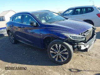 2017 Infiniti QX30 Premium z VIN SJKCH5CRXHA015878, wystawiony jako IAAI lot #41704204 z przebiegiem 82 640 mil mil oraz . Historia ofert i sprzedaży dostępna na DreamBid. Obrazek 1.