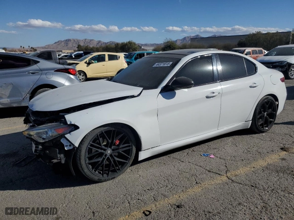2019 Alfa Romeo Giulia Ti with VIN ZARFAMBN5K7622469, listed as a Copart auction lot 44371015 with 16,815 mi miles and Salvage Title. Bid and sale history available at carsss.com. Image 1.