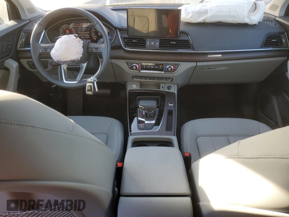 2024 Audi Q5 Premium Plus z VIN WA1BBAFY6R2063895, wystawiony jako Copart lot #85101434 z przebiegiem 2 978 mil mil oraz Szkoda całkowita • Salvage title. Historia ofert i sprzedaży dostępna na DreamBid. Obrazek 8.