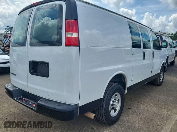 2018 Chevrolet Express Cargo z VIN 1GCWGAFP5J1204160, wystawiony jako IAAI lot #42621020 z przebiegiem 164 194 mil mil oraz . Historia ofert i sprzedaży dostępna na DreamBid. Obrazek 13.