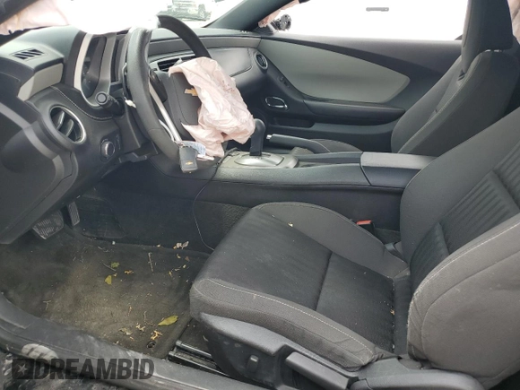 2015 Chevrolet Camaro LS z VIN 2G1FB1E32F9229252, wystawiony jako Copart lot #59975425 z przebiegiem 84 839 mil mil oraz Czysty tytuł • Clean title. Historia ofert i sprzedaży dostępna na DreamBid. Obrazek 7.