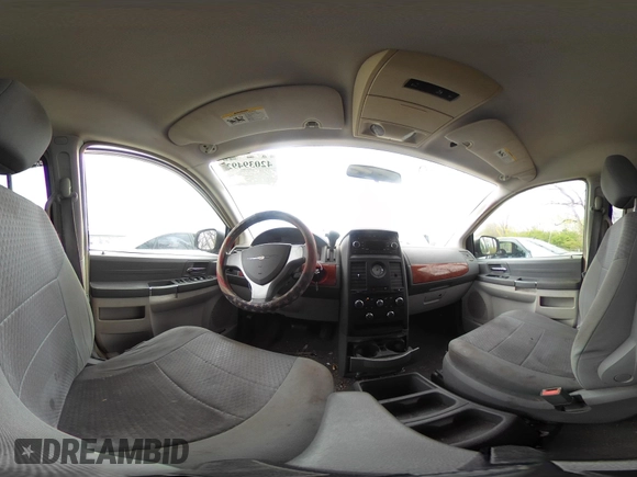 2008 Chrysler Town & Country LX with VIN 2A8HR44H88R694642, listed as a IAAI auction lot 42039492 with 210,249 mi miles and . Bid and sale history available at DreamBid. Image 18.