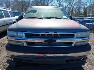 2002 Chevrolet Suburban LS with VIN 3GNEC16Z72G291904, listed as a IAAI auction lot 41831851 with 999,999 mi miles. Bid and sale history available at carsss.com. Image 6.