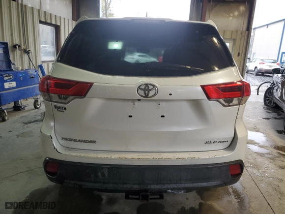 2018 Toyota Highlander SE with VIN 5TDJZRFH1JS890941, listed as a Copart auction lot 53077895 with 0 mi miles and Clean Title. Bid and sale history available at carsss.com. Image 6.