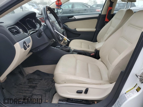 2015 Volkswagen Jetta Sedan Hybrid SEL Premium with VIN 3VW637AJ2FM305746, listed as a Copart auction lot 45083245 with 181,418 mi miles and Clean Title. Bid and sale history available at carsss.com. Image 7.