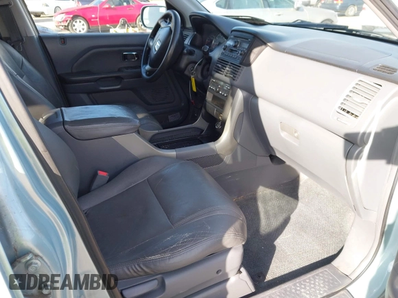 2003 Honda Pilot EX with VIN 2HKYF18463H543326, listed as a IAAI auction lot 41837876 with 215,263 mi miles. Bid and sale history available at carsss.com. Image 5.
