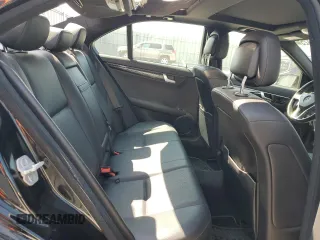 2012 Mercedes-Benz C 300 Sport z VIN WDDGF8BB4CA701042, wystawiony jako Copart lot #56506425 z przebiegiem 153 822 mil mil oraz Szkoda całkowita • Salvage title. Historia ofert i sprzedaży dostępna na DreamBid. Obrazek 10.