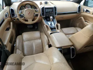 2014 Porsche Cayenne S Hybrid с VIN WP1AE2A21ELA51223, выставлен на аукционе Copart как лот 45517455 с пробегом 136 087 миль миль и Списание • Salvage title. История ставок и продаж доступна на DreamBid. Изображение 8.
