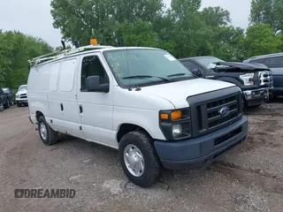 2012 Ford Econoline Cargo Commercial z VIN 1FTNE2EL7CDB36239, wystawiony jako IAAI lot #42311374 z przebiegiem 152 547 mil mil oraz . Historia ofert i sprzedaży dostępna na DreamBid. Obrazek 1.