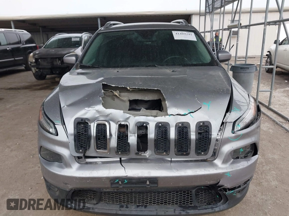 2017 Jeep Cherokee Latitude с VIN 1C4PJLCS2HW596098, выставлен на аукционе IAAI как лот 41409241 с пробегом 93 569 миль миль и . История ставок и продаж доступна на DreamBid. Изображение 13.