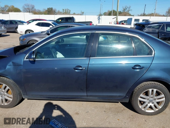 2007 Volkswagen Jetta 2.5 with VIN 3VWSF71K57M097684, listed as a IAAI auction lot 41215438 with 191,389 mi miles and . Bid and sale history available at DreamBid. Image 15.