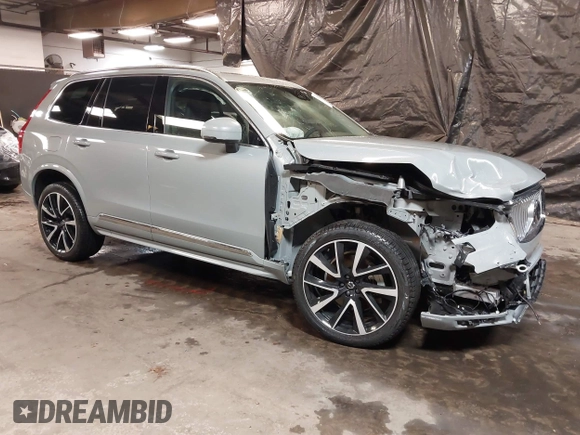 2024 Volvo XC90 Plus Bright Theme with VIN YV4062PE3R1190313, listed as a IAAI auction lot 41515224 with 7,630 mi miles. Bid and sale history available at carsss.com. Image 1.