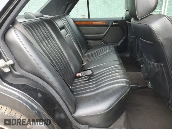 1993 Mercedes-Benz 300 with VIN WDBEA28E5PB835958, listed as a Copart auction lot 50851925 with 90,553 mi miles and Clean Title. Bid and sale history available at DreamBid. Image 10.