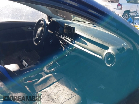 2020 Kia Forte LXS z VIN 3KPF24AD2LE163421, wystawiony jako IAAI lot #41480475 z przebiegiem 52 706 mil mil oraz . Historia ofert i sprzedaży dostępna na DreamBid. Obrazek 5.