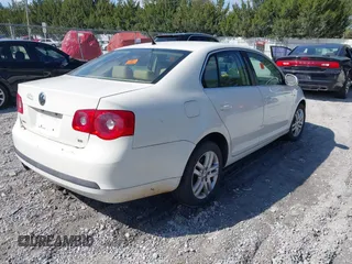 2007 Volkswagen Jetta Wolfsburg Edition z VIN 3VWEF71K77M077224, wystawiony jako IAAI lot #41762803 z przebiegiem Nie podano mil oraz . Historia ofert i sprzedaży dostępna na DreamBid. Obrazek 4.