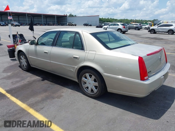 2008 Cadillac DTS 1SC with VIN 1G6KD57Y38U100381, listed as a IAAI auction lot 42173059 with 146,669 mi miles and . Bid and sale history available at carsss.com. Image 3.