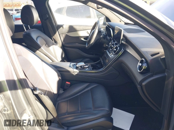 2019 Mercedes-Benz GLC 350e z VIN WDC0G5EB1KF579447, wystawiony jako IAAI lot #41534374 z przebiegiem 88 601 mil mil oraz . Historia ofert i sprzedaży dostępna na DreamBid. Obrazek 5.
