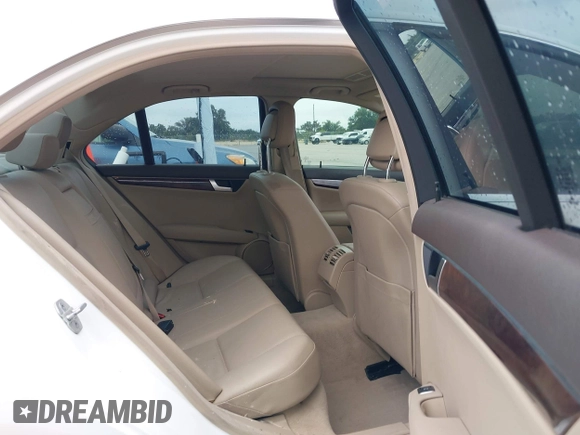 2014 Mercedes-Benz C 250 Sport с VIN WDDGF4HB0EA958816, выставлен на аукционе IAAI как лот 42150390 с пробегом 89 358 миль миль и . История ставок и продаж доступна на DreamBid. Изображение 8.