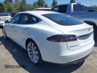 2014 Tesla Model S 60 с VIN 5YJSA1H18EFP29428, выставлен на аукционе IAAI как лот 42690205 с пробегом 54 435 миль миль и . История ставок и продаж доступна на DreamBid. Изображение 3.