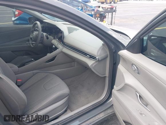 2024 Hyundai Elantra SEL with VIN KMHLM4DG6RU802179, listed as a IAAI auction lot 42432744 with 8,978 mi miles and . Bid and sale history available at DreamBid. Image 5.
