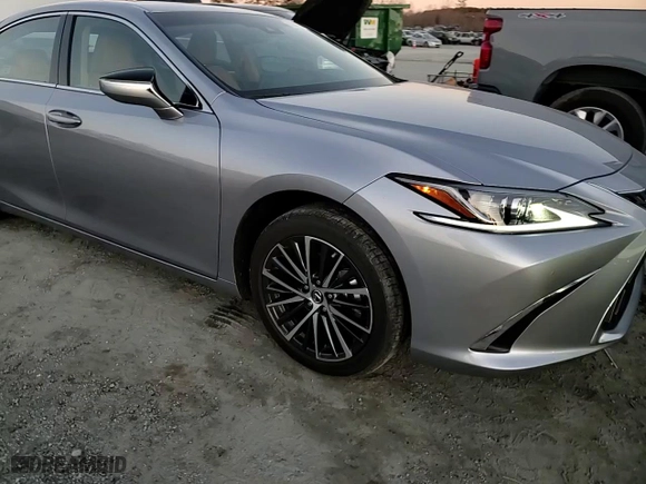 2025 Lexus ES with VIN 58ADZ1B14SU190534, listed as a Copart auction lot 88488695 with 1,202 mi miles and Salvage Title. Bid and sale history available at carsss.com. Image 10.