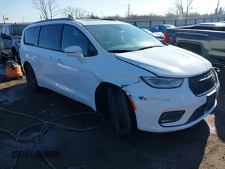 2021 Chrysler Pacifica Hybrid Limited z VIN 2C4RC1S73MR517576, wystawiony jako IAAI lot #41192686 z przebiegiem 57 828 mil mil oraz . Historia ofert i sprzedaży dostępna na DreamBid. Obrazek 1.