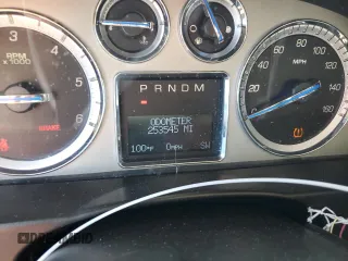 2013 Cadillac Escalade ESV Premium z VIN 1GYS4JEF1DR147715, wystawiony jako Copart lot #60710254 z przebiegiem 253 545 mil mil oraz Szkoda całkowita • Salvage title. Historia ofert i sprzedaży dostępna na DreamBid. Obrazek 9.