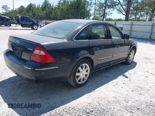 2006 Ford Five Hundred Limited with VIN 1FAFP25106G105436, listed as a IAAI auction lot 42039250 with 238,072 mi miles. Bid and sale history available at carsss.com. Image 4.