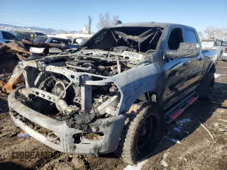 2019 Ram 2500 Laramie z VIN 3C6UR5FLXKG548602, wystawiony jako Copart lot #42999815 z przebiegiem Nie podano mil oraz Nie do naprawy • Non repairable. Historia ofert i sprzedaży dostępna na DreamBid. Obrazek 1.