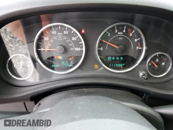2018 Jeep Wrangler Unlimited Sahara with VIN 1C4HJWEG4JL922375, listed as a Copart auction lot 55333765 with 111,986 mi miles and Salvage title. Bid and sale history available at DreamBid. Image 9.