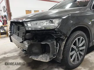 2017 Audi Q7 Premium Plus z VIN WA1LAAF78HD026784, wystawiony jako IAAI lot #41674278 z przebiegiem 108 036 mil mil oraz . Historia ofert i sprzedaży dostępna na DreamBid. Obrazek 17.