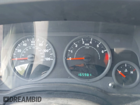 2008 Jeep Patriot Sport with VIN 1J8FF28WX8D667698, listed as a IAAI auction lot 41979151 with 165,981 mi miles. Bid and sale history available at carsss.com. Image 7.