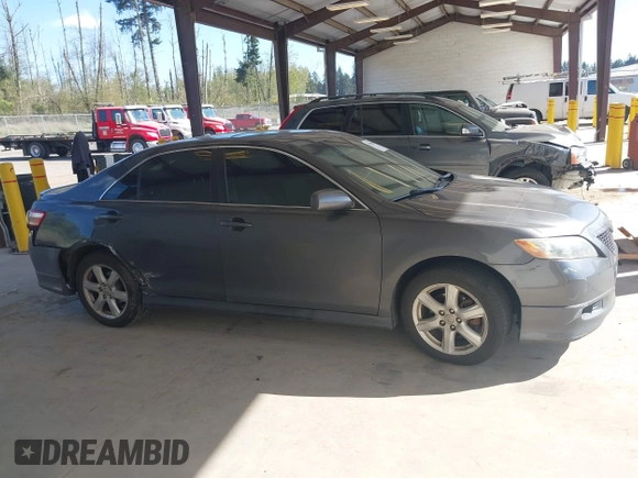 2009 Toyota Camry LE z VIN 4T1BK46K09U592438, wystawiony jako IAAI lot #42078810 z przebiegiem 164 582 mil mil oraz . Historia ofert i sprzedaży dostępna na DreamBid. Obrazek 12.