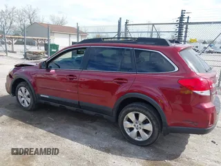 2011 Subaru Outback Limited Power Moon z VIN 4S4BREKC5B2421461, wystawiony jako IAAI lot #42146195 z przebiegiem 84 312 mil mil oraz . Historia ofert i sprzedaży dostępna na DreamBid. Obrazek 14.