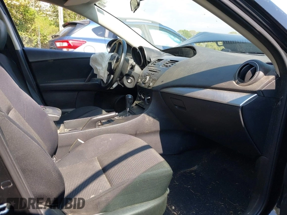 2012 Mazda 3 i Sport z VIN JM1BL1UG0C1530996, wystawiony jako IAAI lot #41987191 z przebiegiem 174 144 mil mil oraz . Historia ofert i sprzedaży dostępna na DreamBid. Obrazek 5.