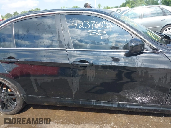 2011 BMW 3 Series 328i with VIN WBAPH5G55BNM81646, listed as a IAAI auction lot 42376059 with 116,318 mi miles and . Bid and sale history available at DreamBid. Image 14.
