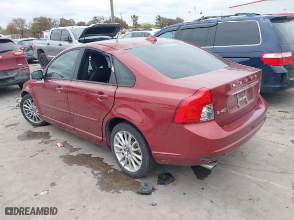 2011 Volvo S40 with VIN YV1672MS1B2549902, listed as a IAAI auction lot 41019576 with 97,101 mi miles. Bid and sale history available at carsss.com. Image 3.
