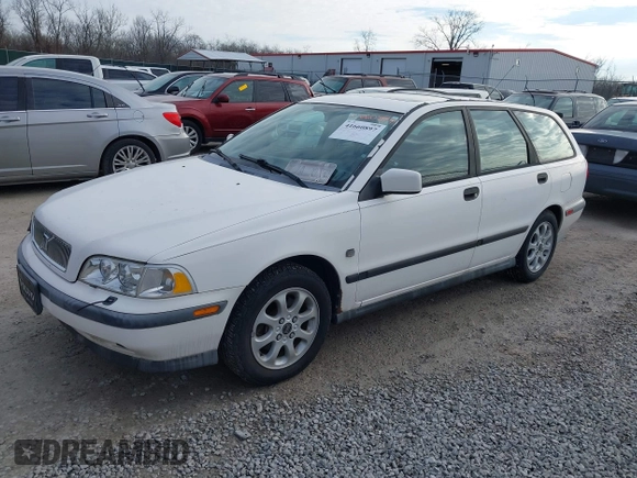 2000 Volvo V40 z VIN YV1VW2551YF540271, wystawiony jako IAAI lot #41660897 z przebiegiem 168 864 mil mil oraz . Historia ofert i sprzedaży dostępna na DreamBid. Obrazek 2.
