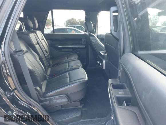 2019 Ford Expedition XLT with VIN 1FMJU1HT1KEA35158, listed as a IAAI auction lot 41538993 with 40,045 mi miles and . Bid and sale history available at DreamBid. Image 8.