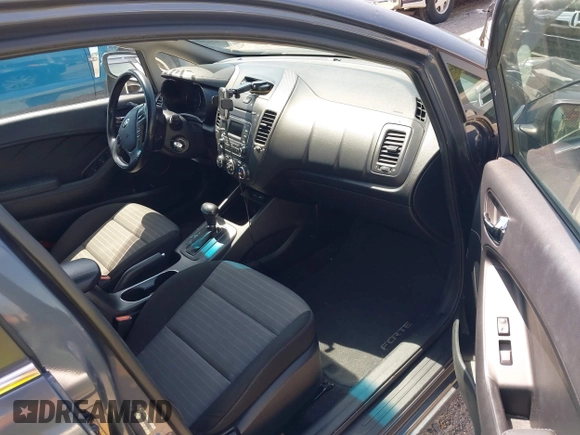 2015 Kia Forte EX with VIN KNAFX4A86F5262650, listed as a IAAI auction lot 42142228 with 170,583 mi miles. Bid and sale history available at carsss.com. Image 5.