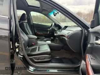 2010 Honda Crosstour EX-L z VIN 5J6TF2H56AL005365, wystawiony jako Copart lot #53543575 z przebiegiem 199 821 mil mil oraz Czysty tytuł • Clean title. Historia ofert i sprzedaży dostępna na DreamBid. Obrazek 5.