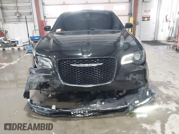 2019 Chrysler 300 with VIN 2C3CCABG6KH617913, listed as a IAAI auction lot 41558437 with 113,073 mi miles. Bid and sale history available at carsss.com. Image 6.