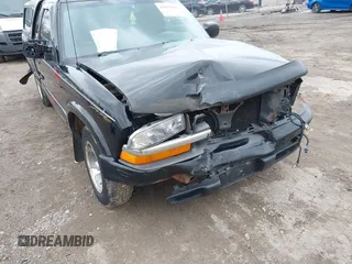 2001 Chevrolet S-10 LS with VIN 1GCCS19W818112858, listed as a IAAI auction lot 41955250 with 185,516 mi miles and . Bid and sale history available at DreamBid. Image 6.