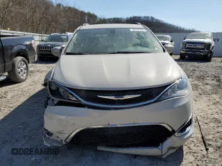 2017 Chrysler Pacifica Touring L Plus with VIN 2C4RC1EGXHR622276, listed as a Copart auction lot 48324795 with 118,370 mi miles and Salvage Title. Bid and sale history available at DreamBid. Image 5.
