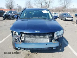2017 Jeep Compass Latitude z VIN 1C4NJDEBXHD139853, wystawiony jako IAAI lot #41628539 z przebiegiem 103 182 mil mil oraz . Historia ofert i sprzedaży dostępna na DreamBid. Obrazek 12.