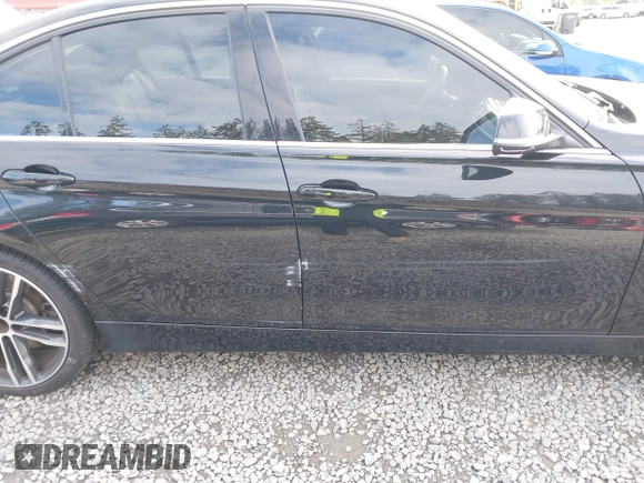 2013 BMW 3 Series 335i xDrive with VIN WBA3B9C58DJ437096, listed as a IAAI auction lot 42145495 with 110,612 mi miles and . Bid and sale history available at DreamBid. Image 6.