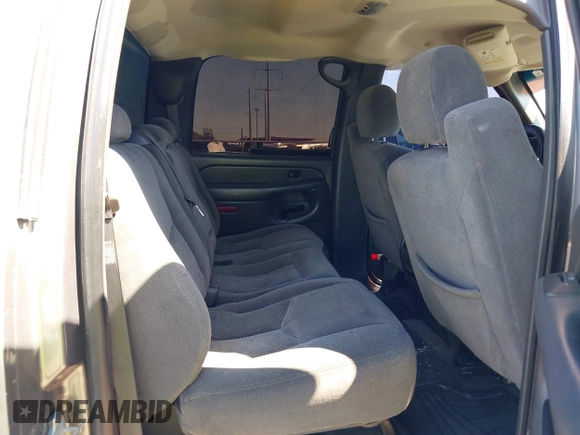 2006 Chevrolet Silverado 1500 LT1 with VIN 2GCEK13TX61184260, listed as a IAAI auction lot 41651907 with 192,143 mi miles. Bid and sale history available at carsss.com. Image 8.